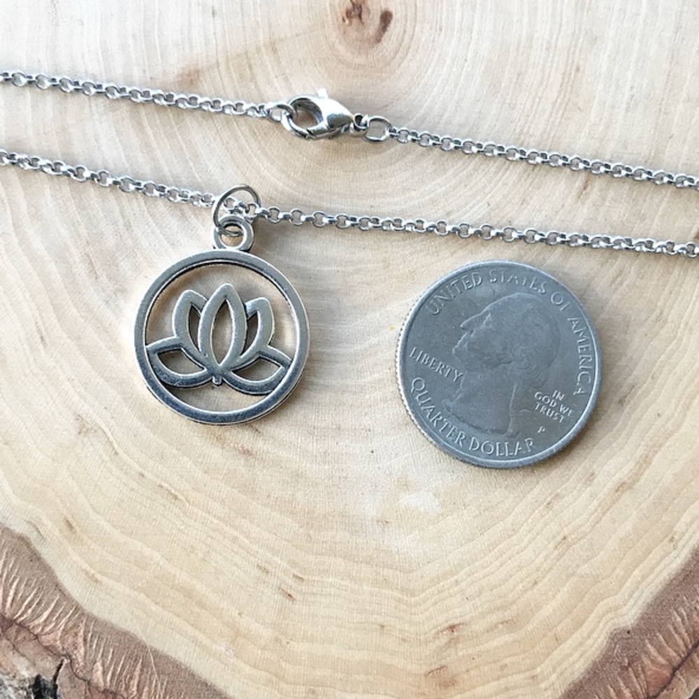 🔴Sale ! Boho lotus flower silver necklace - Picture 6 of 9